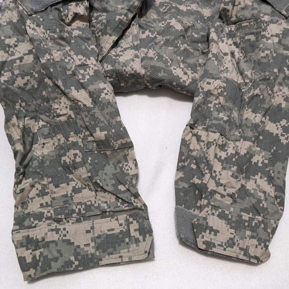 US Army Digital Camo Coat - Picture 5 of 8
